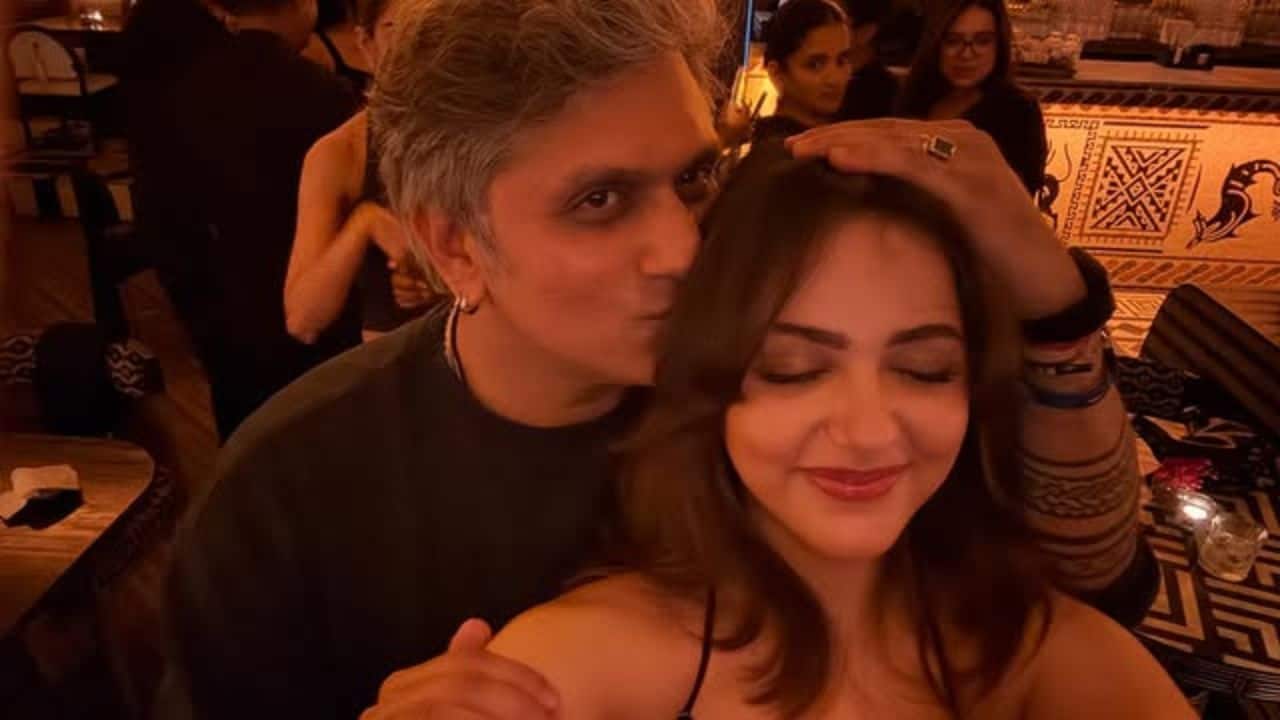 Aneet Padda shares rare glimpses with Saiyaara director Mohit Suri from her 23rd birthday celebration: "Momo makes me smile"