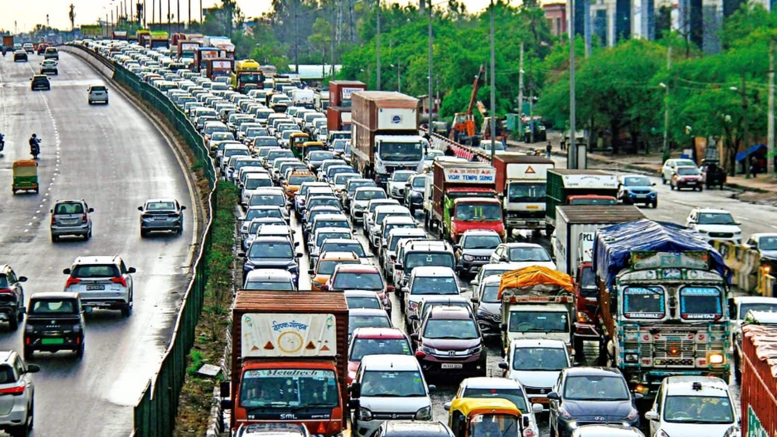 From Nov 1, Delhi bans entry of polluting commercial vehicles registered outside city