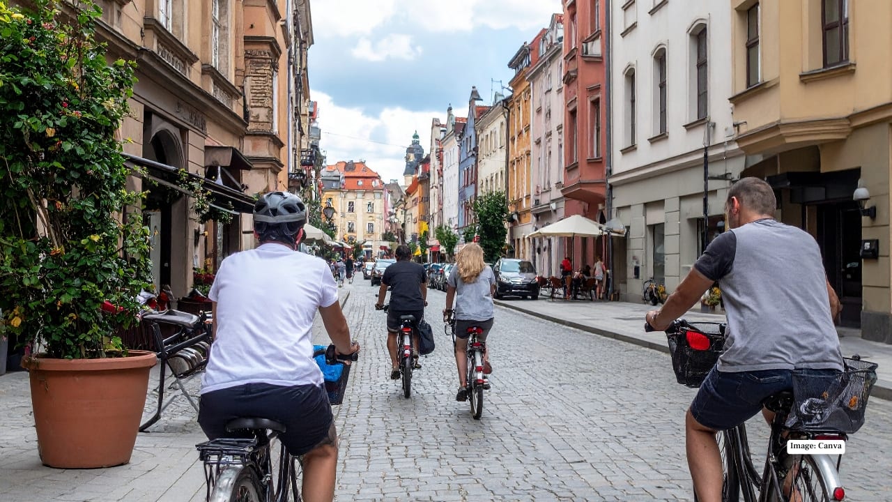 10 Friendliest Cities in the World — Where Strangers Greet You Like Old Friends 10 Friendliest Cities in the World — Where Strangers Greet You Like Old Friends