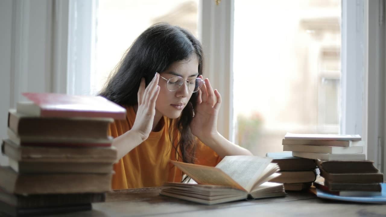 Psychiatrist shares 8 signs and symptoms of emotional exhaustion, suggests preventive tips