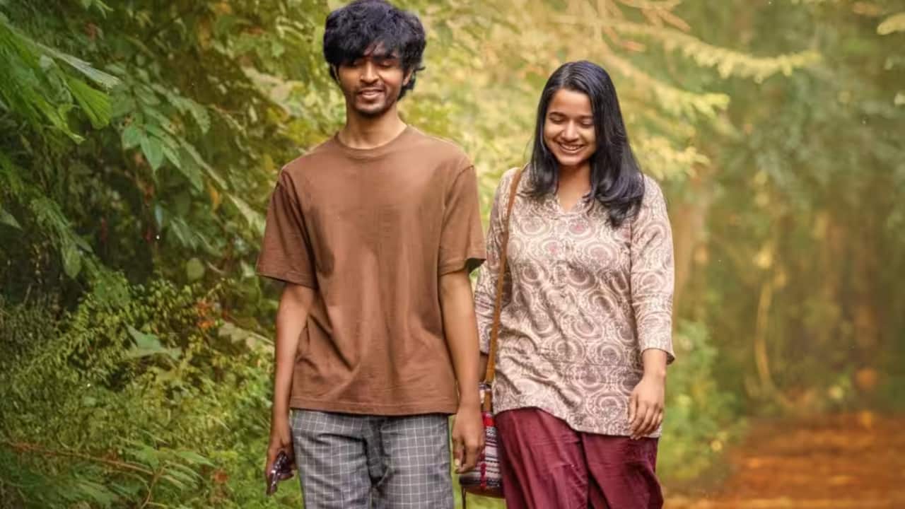 Narayaneente Moonnaanmakkal People appreciated the acting in the movie, but it caused a lot of problems because it showed incest, which isn't a regular theme in mainstream movies. This made people speak about how to handle sensitive topics in movies.