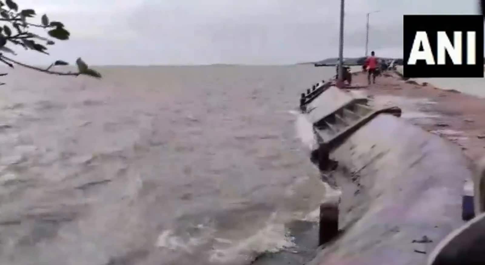 Montha mayhem: Cyclone batters Andhra coast, leaves one dead