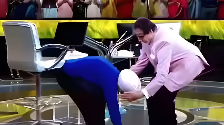 Diljit Dosanjh touching Amitabh Bachchan's feet
