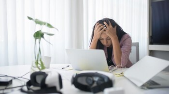 Exhaustion, irritability, and loss of focus are subtle signs your body is begging for rest — not more caffeine or deadlines. (Image: Pexels)