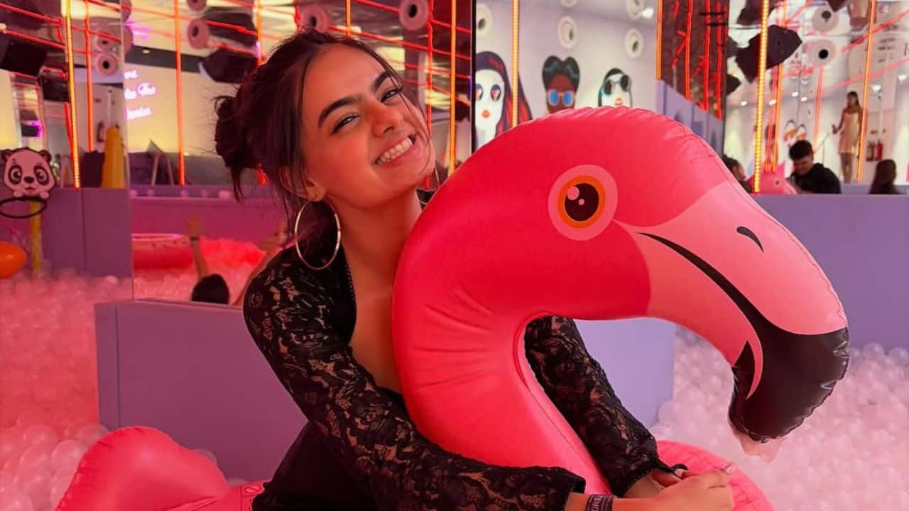 Ruhaanika Dhawan She became well-known for playing Ruhi in the Yeh Hai Mohabbatein series and at the age of 15, she is living the life of her dreams. She announced purchasing a luxurious home on her social media handle. 