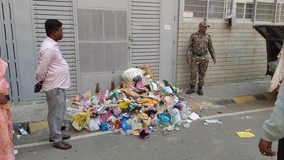 Bengaluru civic agency 'dumps' garbage in front of 218 households; collects Rs 2.8 lakh fine