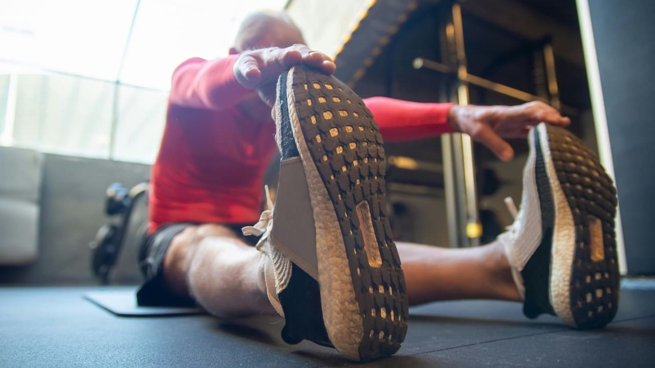 This longevity specialist's science-backed tips will help you live longer, includes daily light exercises