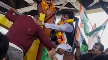 The BJP MP slapped the crane operator