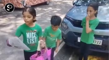 In the viral clip, the children explain their subscription model: “We have a subscription, Rs 10 a month. We will drop two paper bags every Sunday at your house. Just give the address,” says Sharada, holding up a sample bag. (Image credit: @startupro_/Instagram)