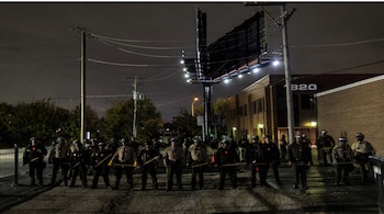 'We're not a violent city': Chicago locals take on ICE block-by-block