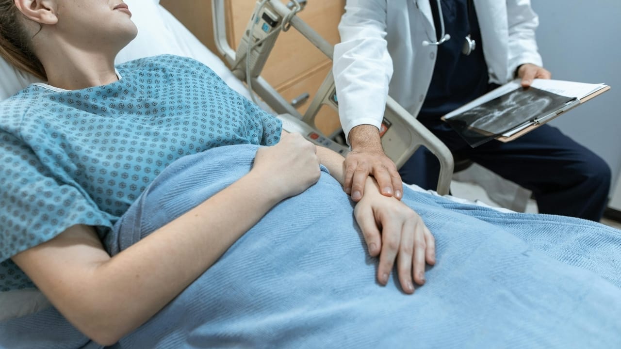 Electroconvulsive Therapy (ECT): How it works, uses, and side effects