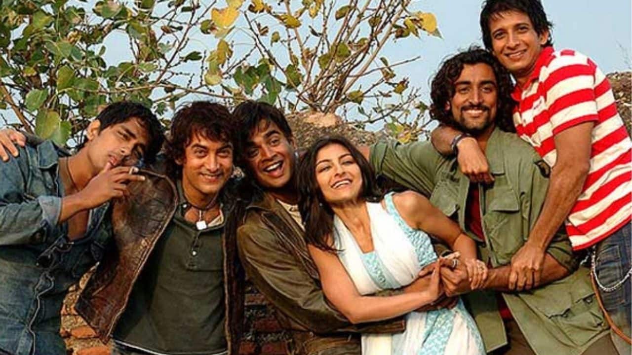 Rang De Basanti: Sharman Joshi's character Sukhi from Rang De Basanti did the job by adding humour and heart to the movie before "3 Idiots" became a revolutionary tale of youth stories. Even now, we would all like to be a part of that group because of how authentic his relationship with Aamir Khan and the gang felt.