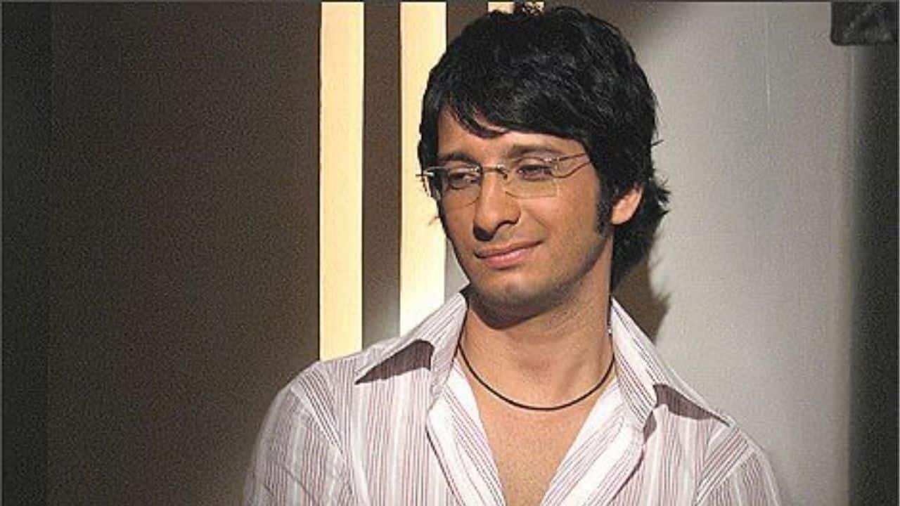 Life in a... Metro: The slice-of-life movie "Life in a...Metro," which examined urban loneliness, was a perfect fit for Sharman Joshi, who is renowned for giving performances that are unparalleled in sincerity. He demonstrated his determination to strike a balance between emotional depth and intensity as Rahul Dhupia, and it was successful.