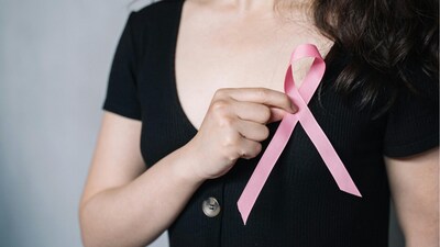 Breast carcinoma risk increases with age, genetics, hormonal factors and lifestyle habits. (Image: Pexels)