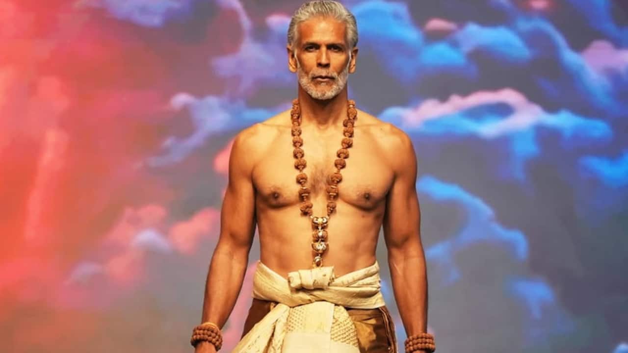 Modeling Breakthrough The actor appeared in a 1995 Raymond suit commercial, and a contentious 1995–1996 music video era provided the actor with his first significant public exposure. He got recognition after he and Madhu Sapre appeared in the famous Pepsi commercial. He became well-known and one of India's leading male models thanks to that commercial, which combined charisma and athleticism. It also led to opportunities for television hosting and acting.