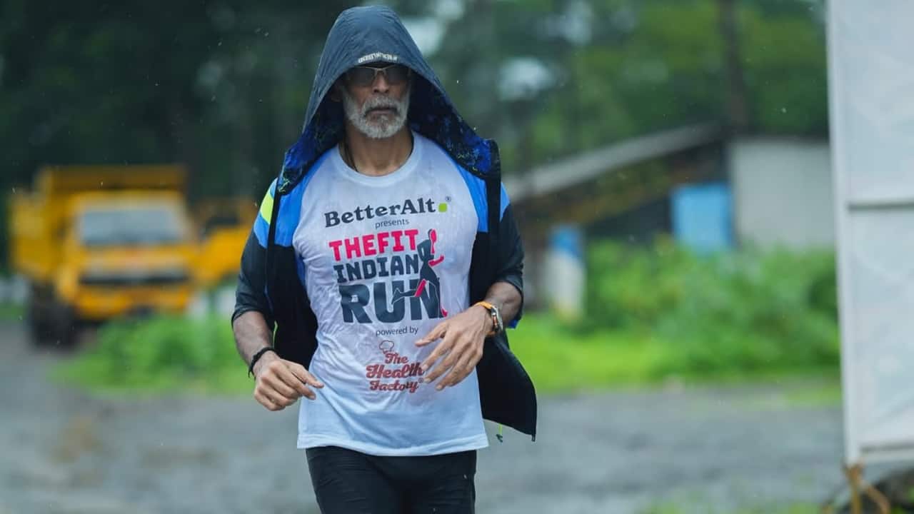 Marathon Enthusiast Milind Soman's long-distance running is well-known. He has demonstrated that age is nothing more than a number by finishing multiple marathons, including ultramarathons. Many Indian fitness enthusiasts have adopted endurance sports as a lifestyle choice as a result of their commitment to running.