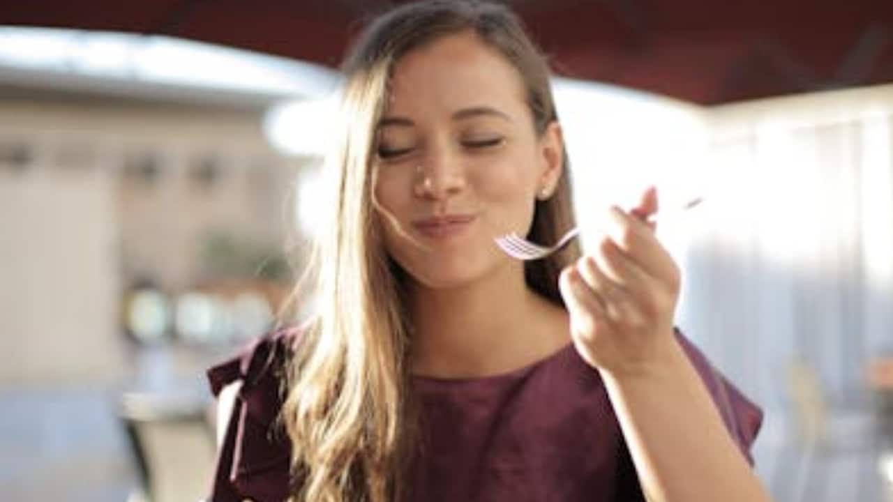 How to know if you are eating too many calories? Fitness coach shares 10 signs