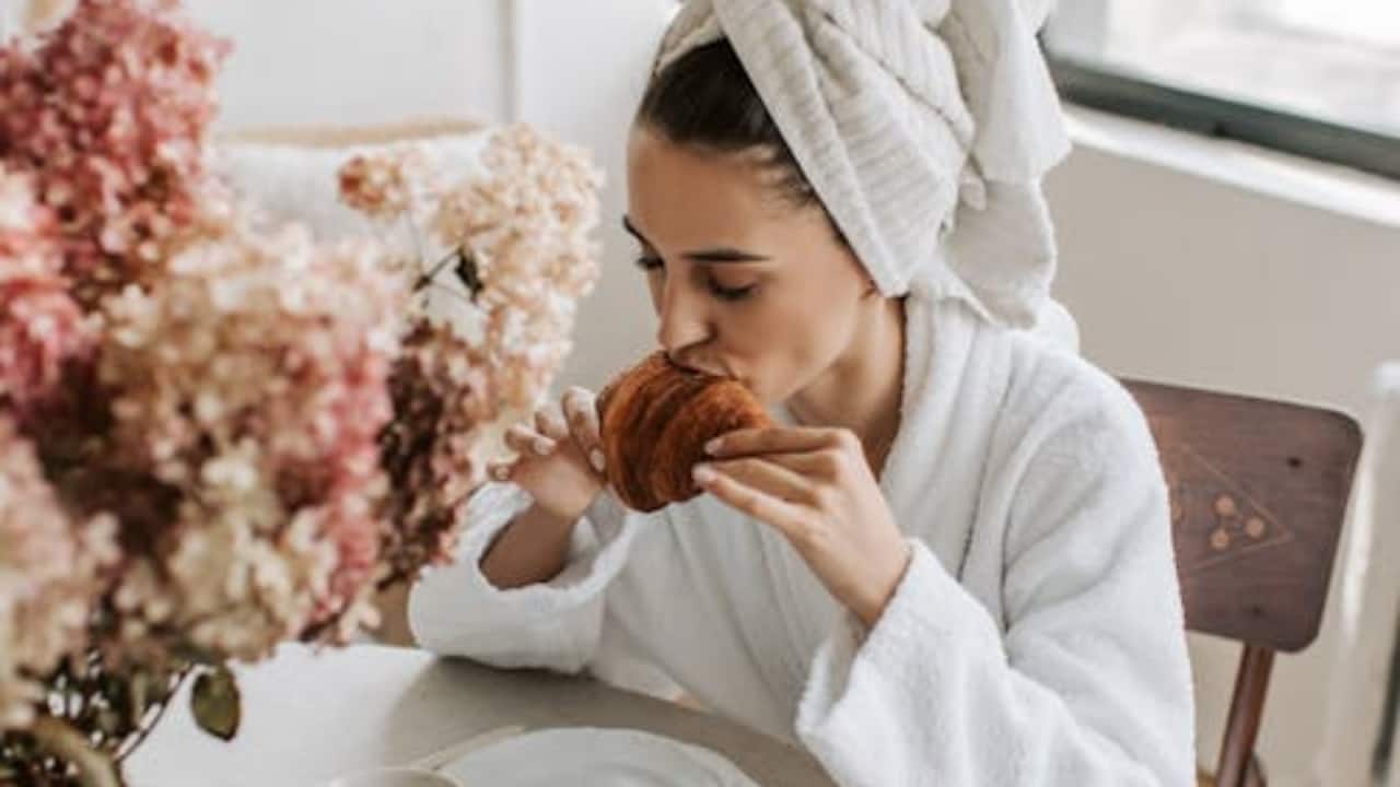 12 food items you should avoid having on an empty stomach, reveals dietician