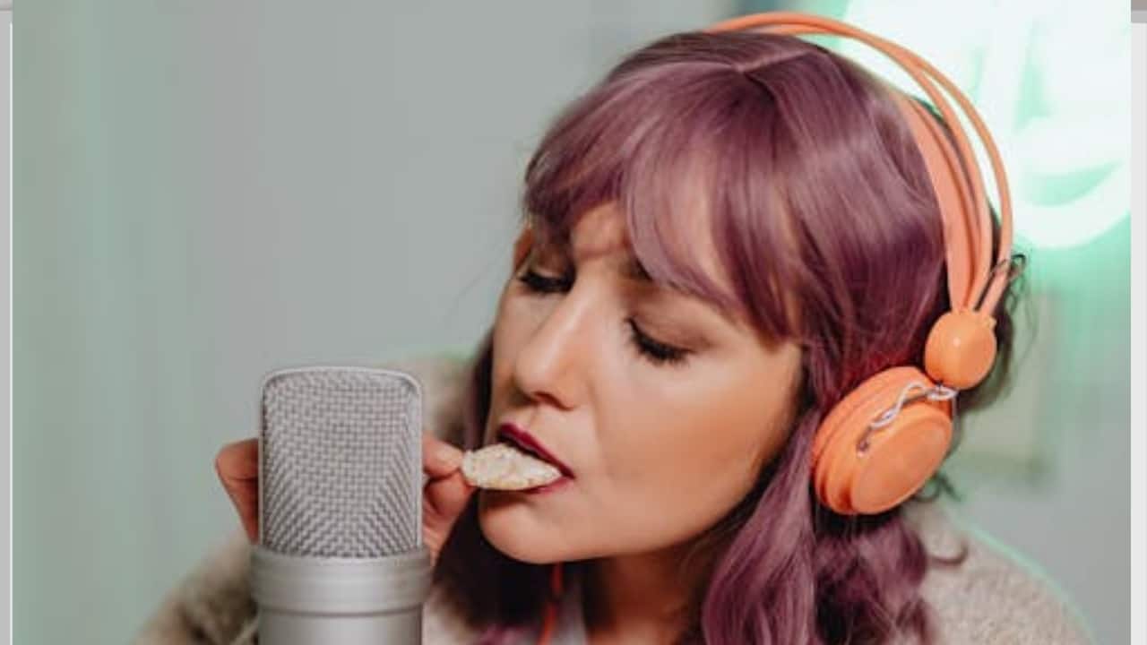 Nutritionist complains most people don't do THIS one thing when having their food; Can you guess what it is?