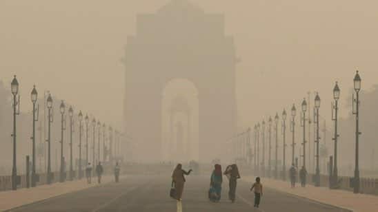 Delhi's AQI nears 600 just a day after recording cleanest Nov air in 5 years