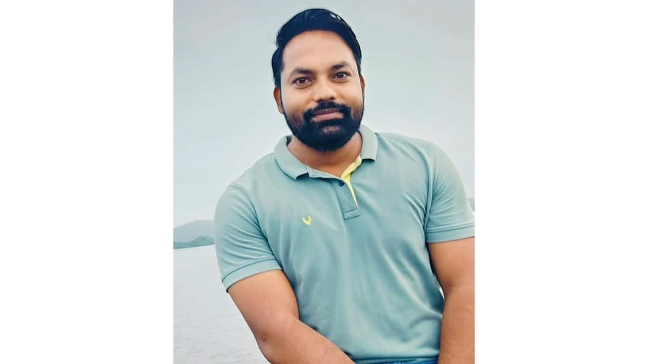 30-year-old LIC officer collapses, dies while playing cricket in UP's Jhansi