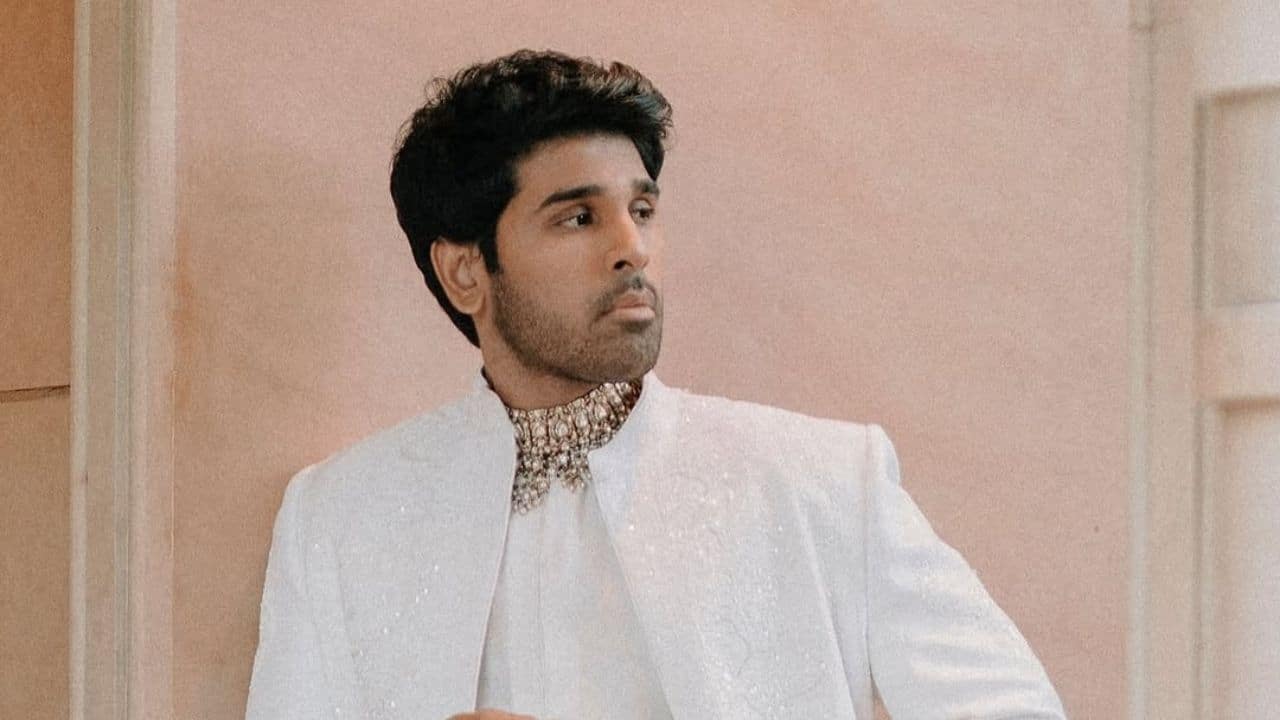 4. The Bold Diamond Necklace That Stole the Show What truly stood out was Sirish’s Victorian diamond necklace, a bold and luxurious statement piece that instantly became the talk of the event. Few male celebrities experiment with such striking accessories, but Sirish carried it with grace and confidence, showcasing his evolving sense of style.