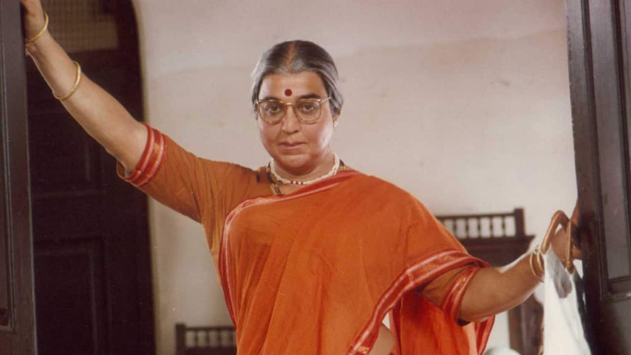 Chachi 420 (1997) The veteran actor delivered the most memorable performance in this comedy drama which also starred Tabu. The film is about a divorced father who disguises himself as an old lady to see his little girl more often. He gets a job as his own daughter's caretaker. The film features Fatima Sana Shaikh as Kamal Haasan and Tabu’s daughter.