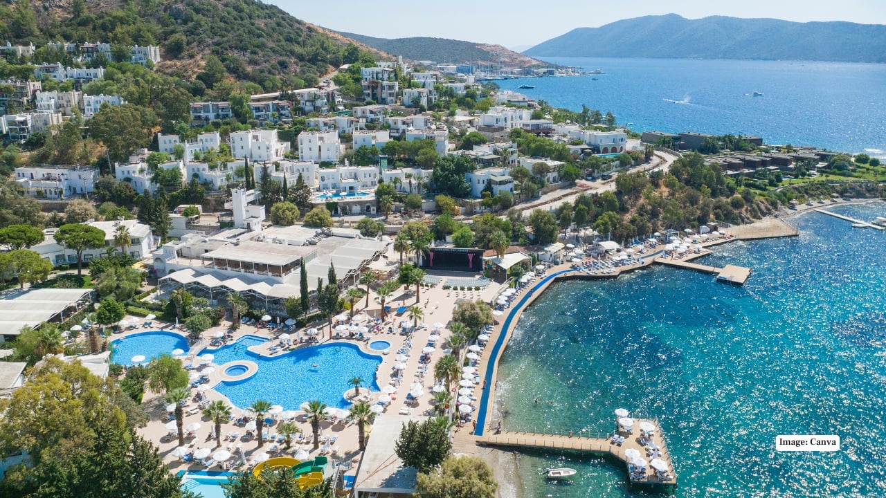 6. Bodrum Bohemian yet luxurious, Bodrum is Türkiye’s Aegean jewel. Whitewashed houses spill down to a glittering marina filled with yachts, beach clubs, and lively bars. Explore the medieval Bodrum Castle, built by the Knights of St. John, visit the Museum of Underwater Archaeology, and enjoy the laid-back coastal vibe that has long attracted artists, writers, and dreamers.