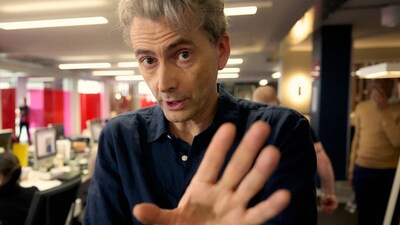 The Hack Review: David Tennant and Toby Jones shine in a powerful take on Britain’s phone-hacking scandal