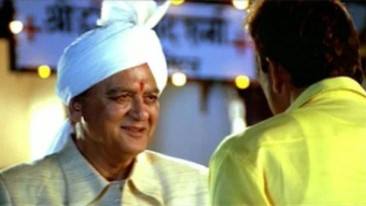 Sunil Dutt and Sanjay Dutt – Munna Bhai M.B.B.S (2003) Rajkumar Hirani’s Munna Bhai M.B.B.S. became extra special because it featured the real-life father and son duo. Sunil Dutt played Munna’s strict but caring father. Their real bond showed in every scene, especially in the emotional moments of love and forgiveness. It was Sunil Dutt’s last film and remains one of the most memorable for both of them. Sunil Dutt and Sanjay Dutt – Munna Bhai M.B.B.S (2003) Rajkumar Hirani’s Munna Bhai M.B.B.S. became extra special because it featured the real-life father and son duo. Sunil Dutt played Munna’s strict but caring father. Their real bond showed in every scene, especially in the emotional moments of love and forgiveness. It was Sunil Dutt’s last film and remains one of the most memorable for both of them.