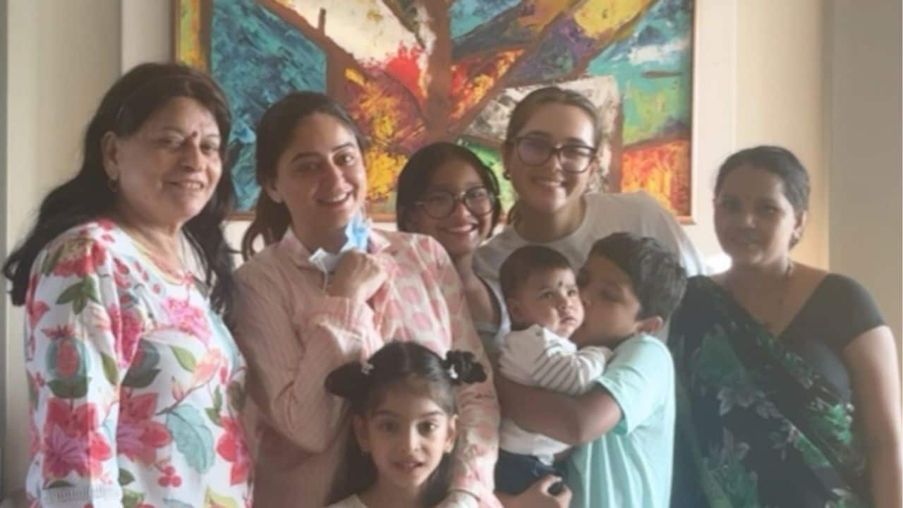 Actor Mahhi Vij discharged from hospital, reunites with family after health scare Actor Mahhi Vij discharged from hospital, reunites with family after health scare