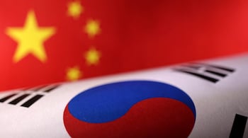 Chinese vessel capsizes near Korea (Reuters)