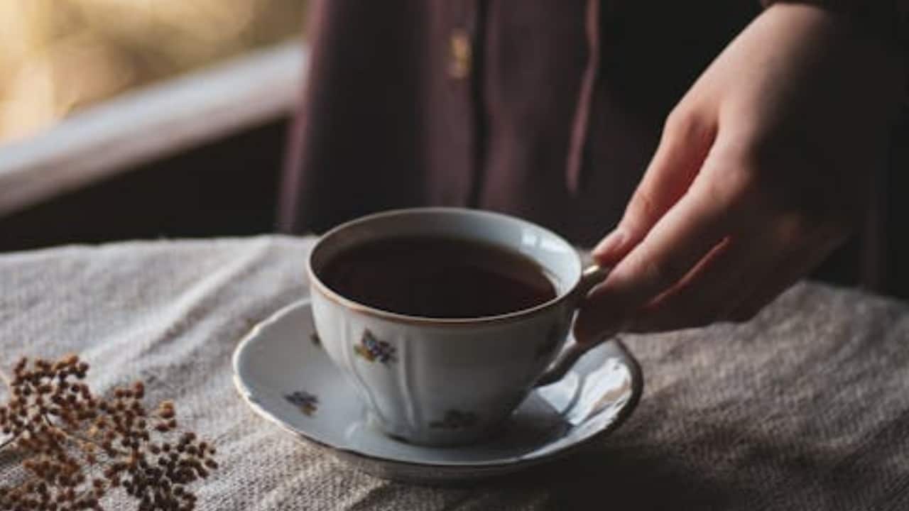 Expert suggests 8 ways to reduce bloating naturally for a healthy gut