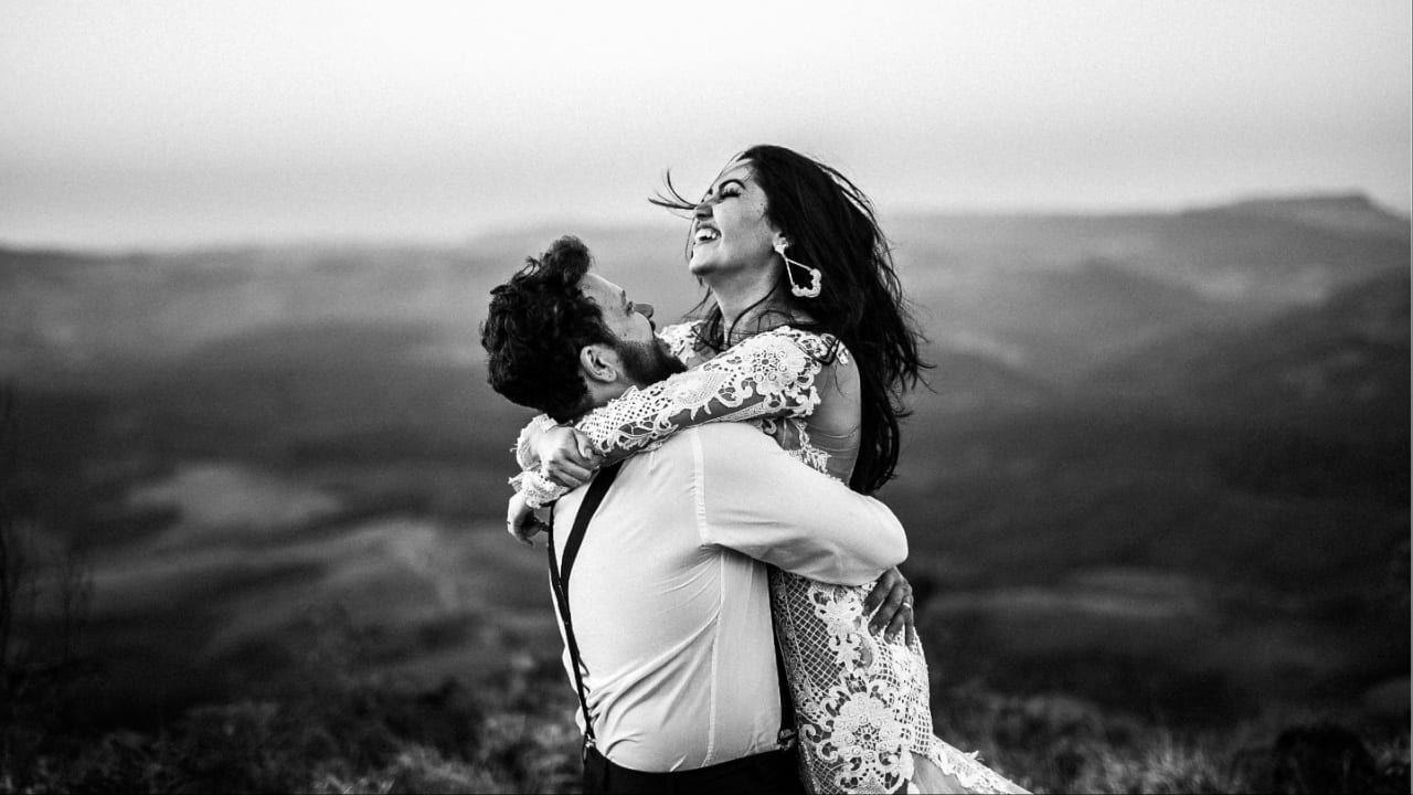 Relationship expert reveals 3 things happy couples have in common: 'Opposites may attract, but...'