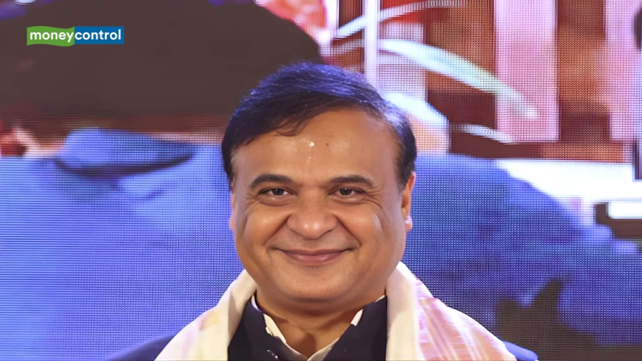 Assam CM presents appointment letters to 5,550 TET-qualified candidates