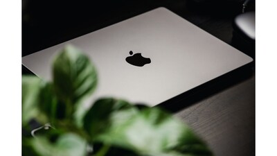 Apple MacBook