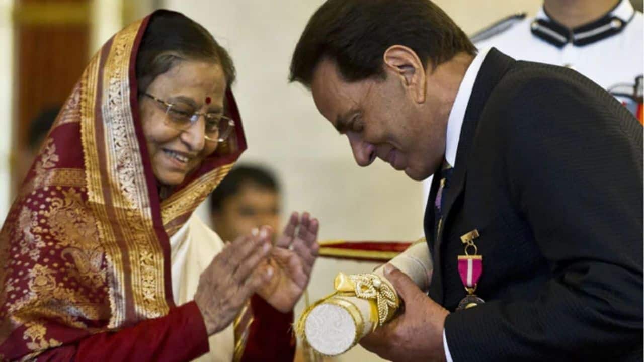 <strong>Awards and Recognition</strong><br />Dharmendra won multiple accolades during his six-decade career, including the Padma Bhushan (2012) and the Filmfare Lifetime Achievement Award (1997) for his contributions to Indian cinema. He maintained his modesty and close relationship with his fans in spite of his notoriety.