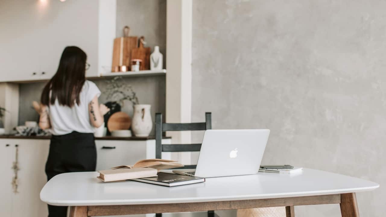 10 minimalist lifestyle habits to simplify your life