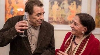 Do you know Dharmendra has 100 acre farmhouse worth Rs 120 crore where he is living with first wife Prakash Kaur