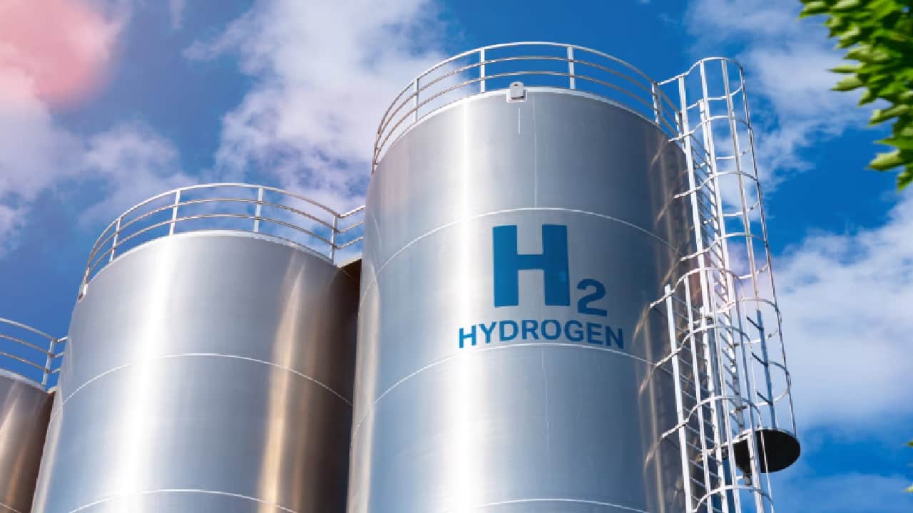 IOCL, BPCL, HPCL and other Indian refineries to produce 2 lakh tonnes of green hydrogen by 2030