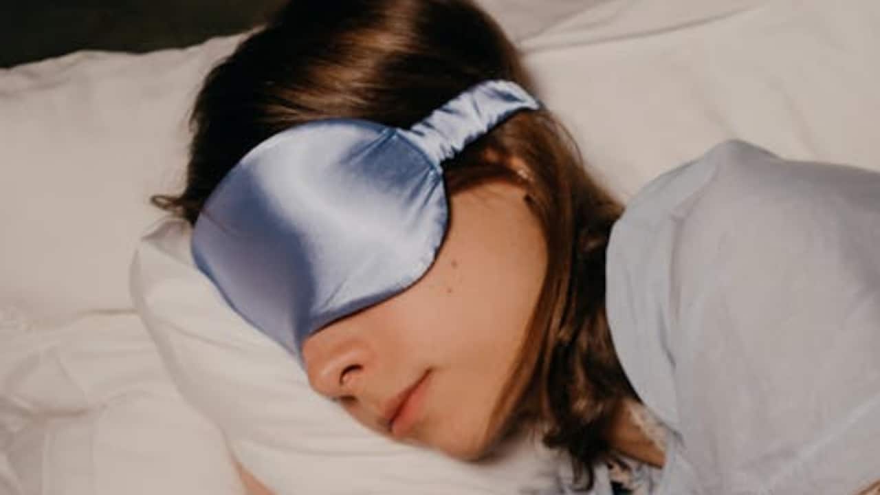 From dark showering to sleepmaxxing, expert rates popular sleep trends; Can you guess which one tops the list?