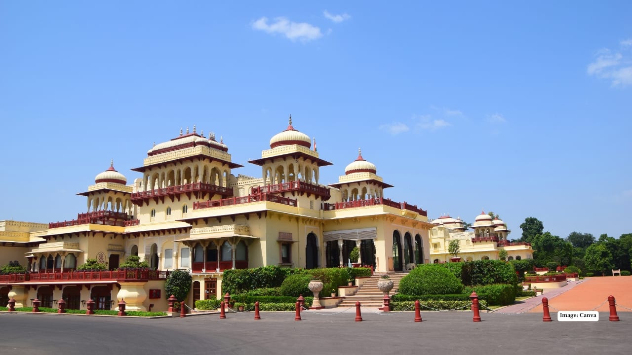4. Rambagh Palace, Jaipur The “Jewel of Jaipur,” Rambagh Palace, offers lush gardens, opulent halls, and timeless Rajasthani elegance. Its luxurious settings and expert hospitality make every wedding feel like a Maharaja’s celebration.