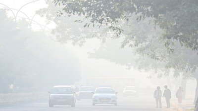 The national capital and adjoining areas woke up to a thick layer of toxic smog on Saturday