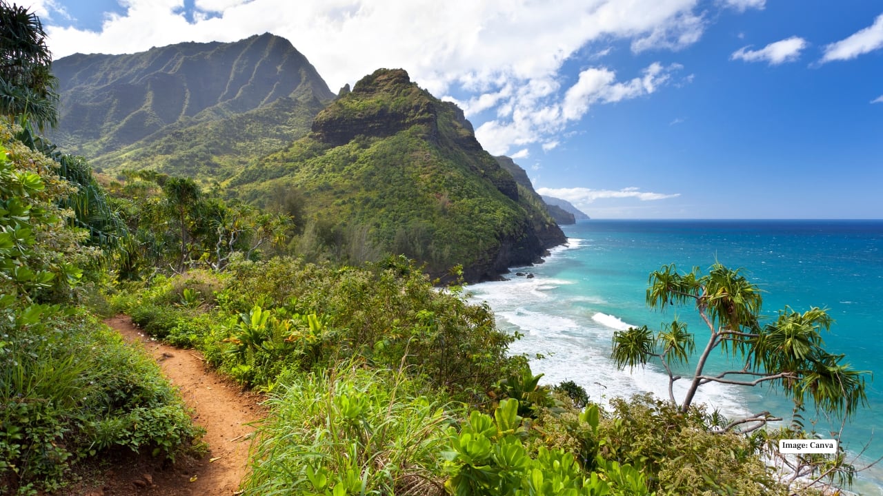 8. Kalalau Trail, Hawaii, USA Route: Ke’e Beach to Kalalau Beach, Kauaʻi Length: 36 km | Duration: 1–2 days | Best Time: Year-round Tracing the rugged Nā Pali Coast, this hike offers waterfalls, jungle cliffs, and beaches so remote they feel otherworldly. It’s no surprise Jurassic Park was filmed here — the landscapes are truly prehistoric in scale and splendour.