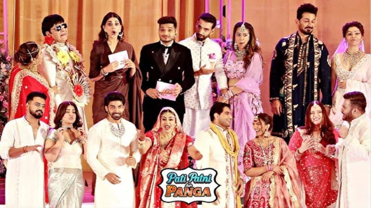 The Grand Finale Antakshari  The fun continued in the finale with a special Pati Patni Aur Panga vs. Laughter Chefs antakshari face-off co-hosted by Rubina Dilaik and Munawar Faruqui, ending the season on a high note of entertainment. 