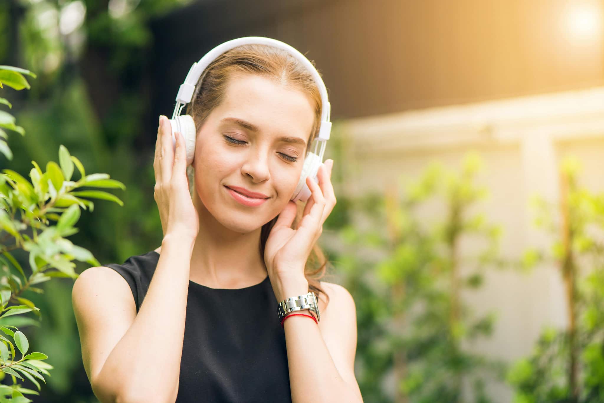 Doctor shares ears age faster than rest of body; Shares useful tips to protect from hearing loss