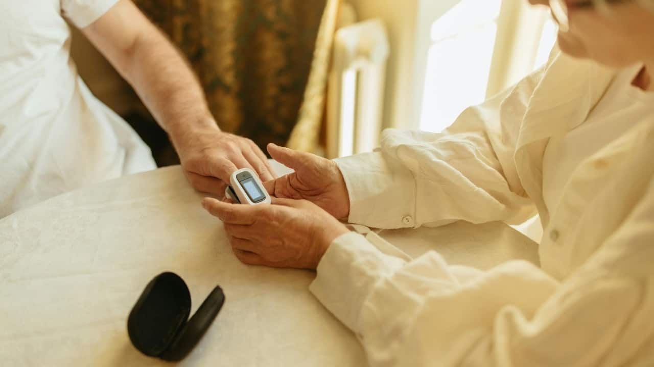 Too much desk time is harming your blood sugar and heart health; Endocrinologist shares why