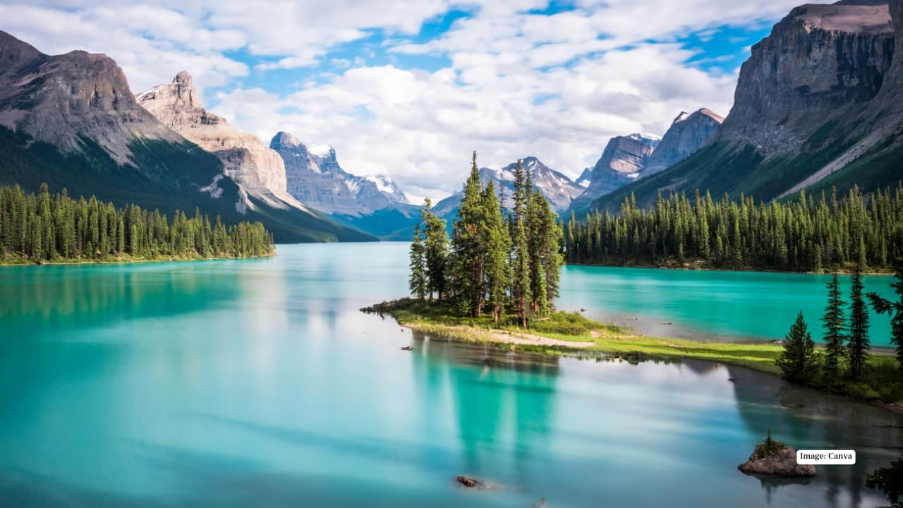 6. Jasper National Park, Canada Jasper’s frozen waterfalls and glittering night skies make it a wonderland for winter photographers. Home to elk, bighorn sheep, and coyotes, the park’s serene atmosphere invites patience — the kind that leads to perfect shots. With fewer visitors in winter, you can truly immerse yourself, capturing golden-hour light over Maligne Lake or the quiet grace of an elk moving through the snow.