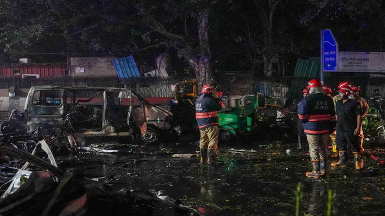 Delhi Red Fort blast: L-G directs stricter rules for ammonium nitrate, old vehicles sale, maintaining doctors database
