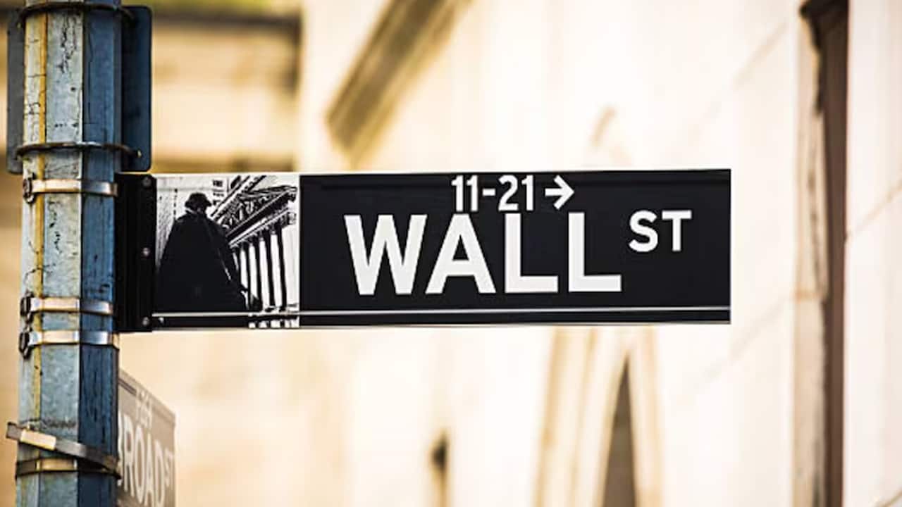 Stocks on the slide despite end of US shutdown